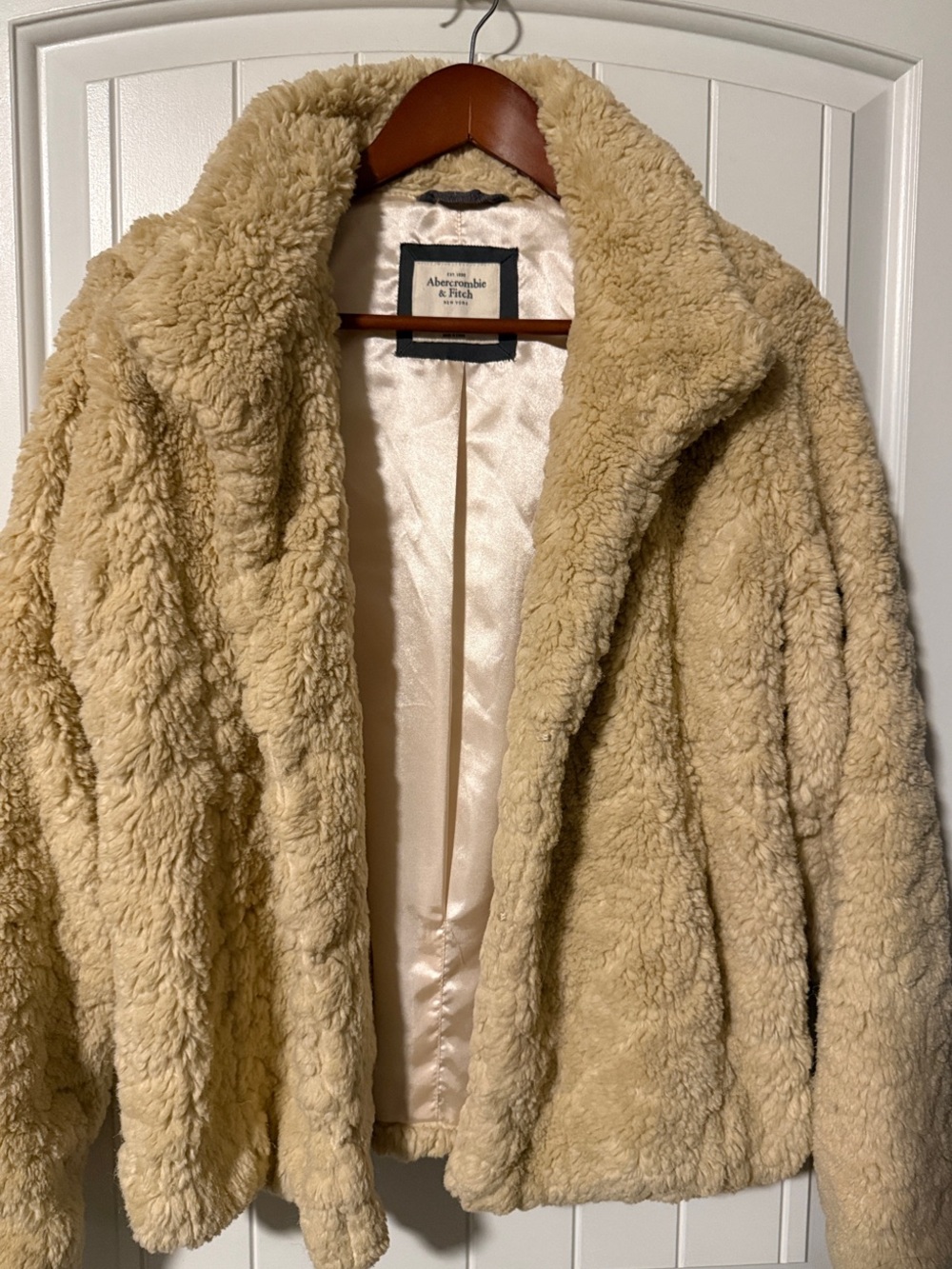 Abercrombie & Fitch Women's Sz M Cream Teddy Faux Shearling Jacket